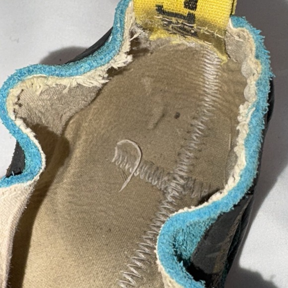 Vintage La Sportiva Rock Climbing Shoes Men's US 7 Women's 9 - Picture 10 of 16